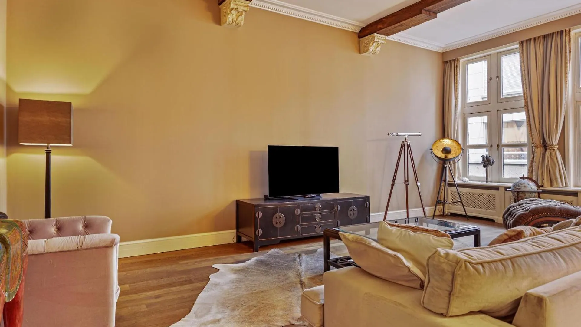 Spacious Apartment Near Grote Markt Antwerp Belgium